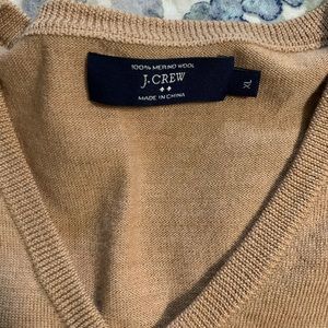 Men’s Jcrew 100% merino wool v neck sweater